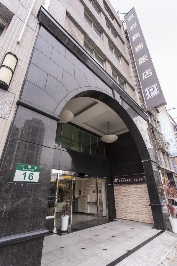 Junli Hotel Banciao Exterior photo